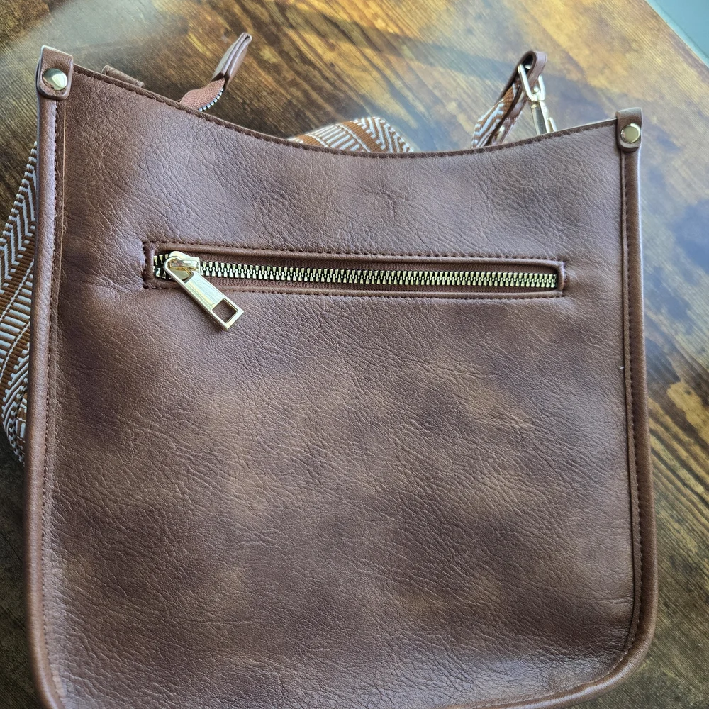 Cluci Brown Crossbody Bag with 2 Straps EUC $40 - Picture 4 of 13